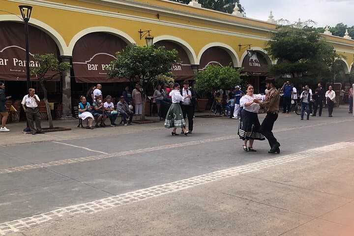 Tlaquepaque Half-Day Walking Tour: Explore Artisans, El Parian & Historic Streets photo 2