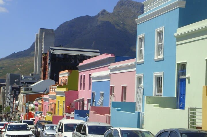 Cape Town 3-Hour Private Historical Walking Tour — Bo-Kaap, Company's Garden & Long Street
