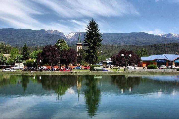 El Bolsón and Lago Puelo: Private Day Tour from Bariloche photo 1