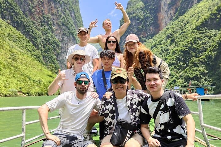 Ha Giang Loop 3-Day Motorbike Tour: Ma Pi Leng, Dong Van & Nho Que River