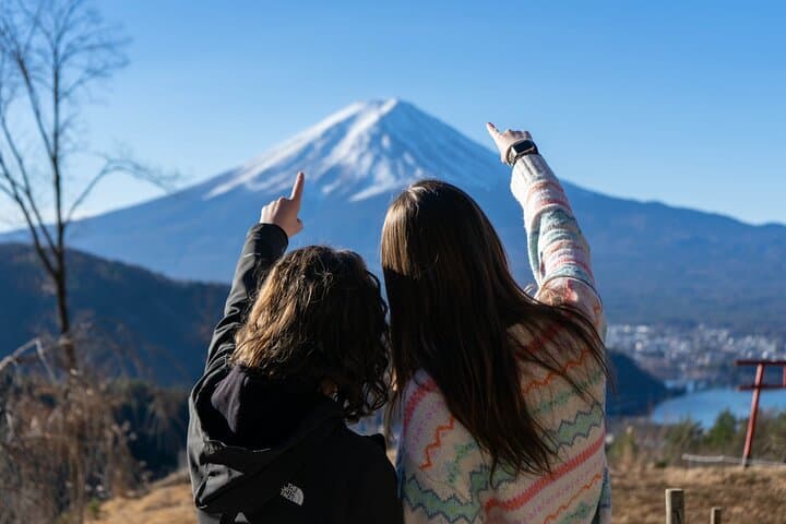 Private Mt. Fuji Photography Tour — Full-Day Sightseeing from Tokyo photo 4