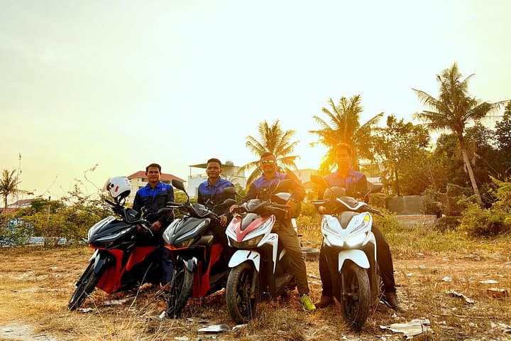 Teach English & Explore Kampong Kleang: Siem Reap Floating Village Day Tour photo 1