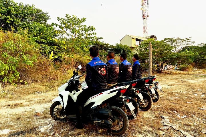 Teach English & Explore Kampong Kleang: Siem Reap Floating Village Day Tour photo 2