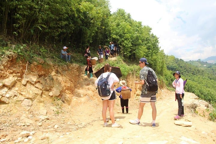 Full-Day Sapa Trekking in Muong Hoa Valley with Local H'mong Guide photo 3