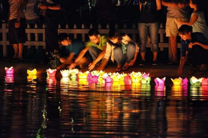 Private Night Lantern Cruise on Hoi An's Hoai River