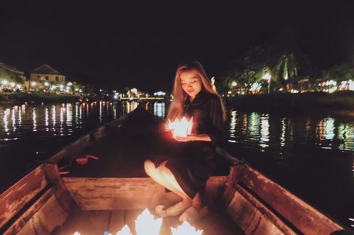 Private Night Lantern Cruise on Hoi An's Hoai River photo 4