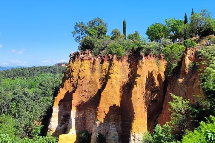 Private Luberon Day Tour — Gordes, Roussillon, Lourmarin & Lacoste