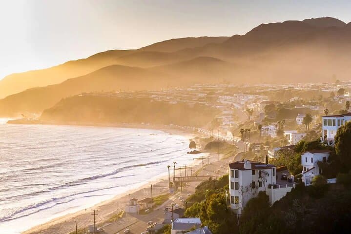 Malibu Majesty: Private 2-Hour Coastal Tour from El Matador to Malibu Wines