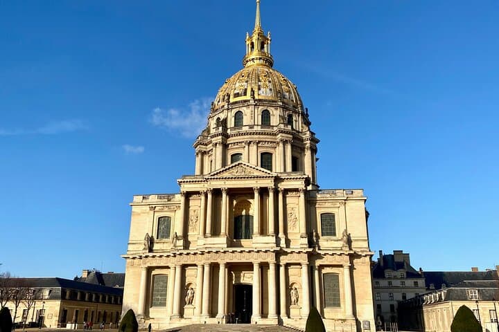 Paris Full-Day: 7 Iconic Sights — Eiffel, Montmartre & Seine Cruise
