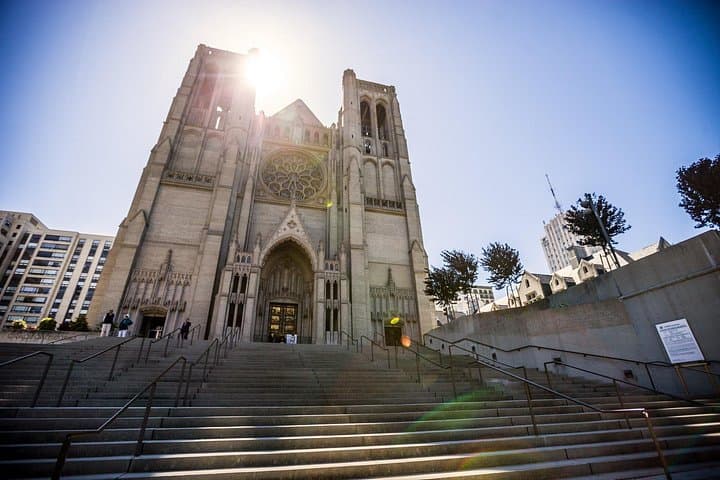 Private Historical Walking Tour in San Francisco: Nob Hill to Cable Car Museum photo 2