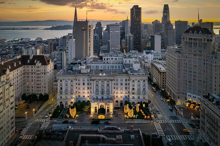 Private Historical Walking Tour in San Francisco: Nob Hill to Cable Car Museum photo 4