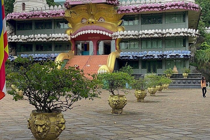 Colombo to Sigiriya Private Transfer: Door-to-Door Car and Van Service photo 4