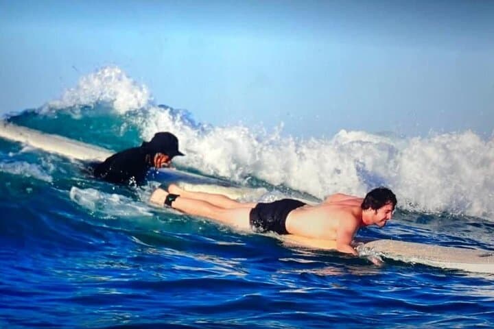 Private Surf Lesson in Honolulu with Transportation — Waikiki Beach Boy Instructor photo 5