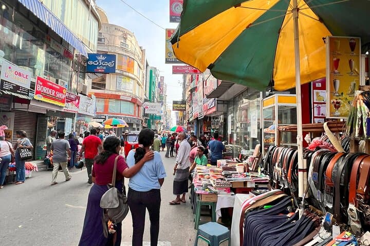 Cycling Colombo: Guided Bike Tour of Pettah Market, Temples & Seafront photo 4