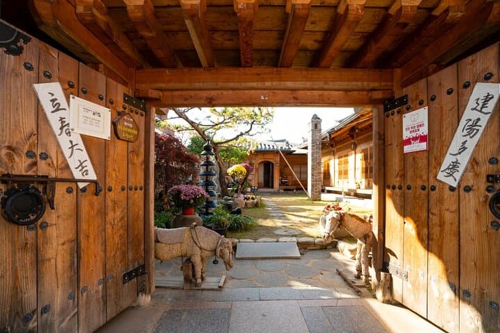 Jeonju Hanok Village Day Tour: Plum Blossom Festival & Hyeonchungsa Shrine