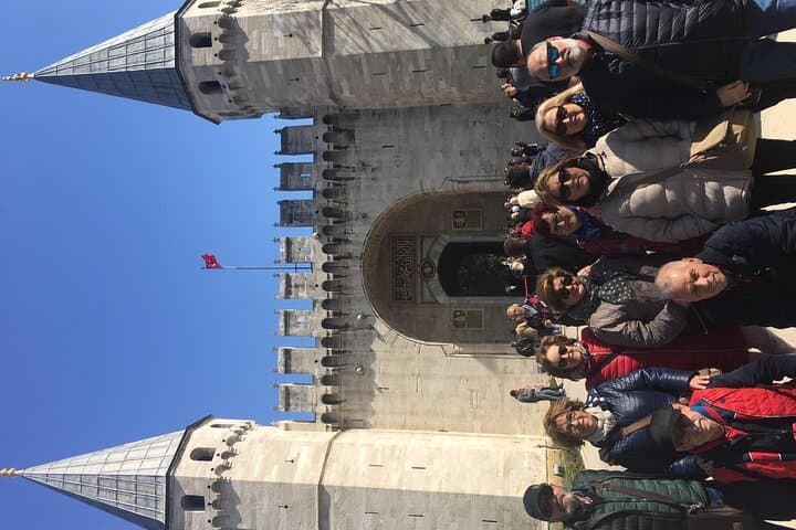 6-Day Istanbul to Cappadocia Tour in Spanish — Flights, Cave Hotel & Small Group photo 3
