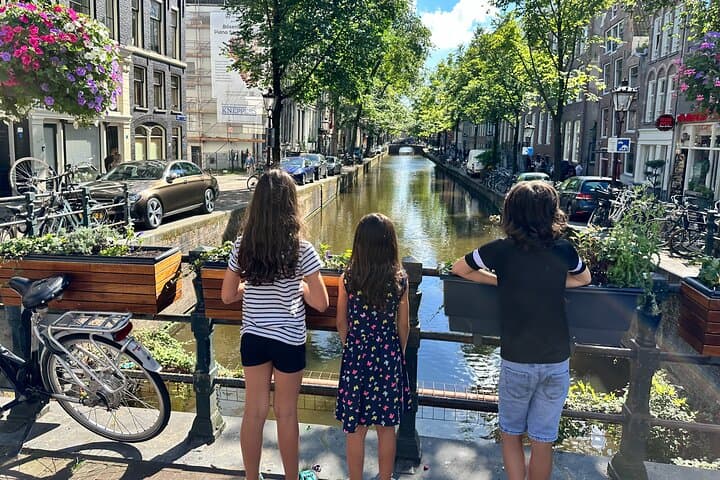 Amsterdam Family Walking Tour: City Highlights & Kid-Friendly Exploration