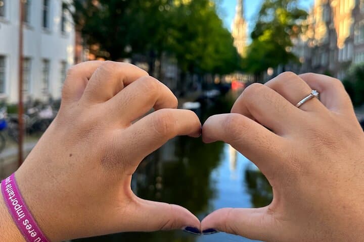 Amsterdam Family Walking Tour: City Highlights & Kid-Friendly Exploration photo 2