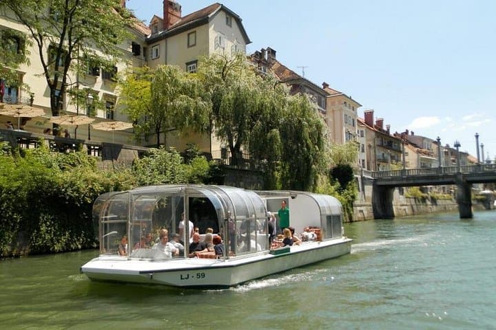 Ljubljana Express Day Trip from Zagreb: Guided Tour, River Cruise & Local Bites photo 3