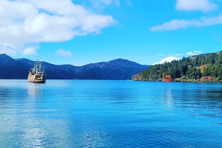 Mount Fuji & Hakone Day Tour from Tokyo: Ropeway, Lake Ashi Cruise & Owakudani photo 5