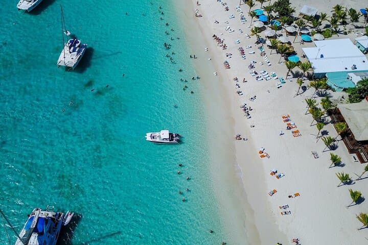 Private Full-Day BVI Charter from St. Thomas: Snorkel, Beaches & Beach Bars photo 2