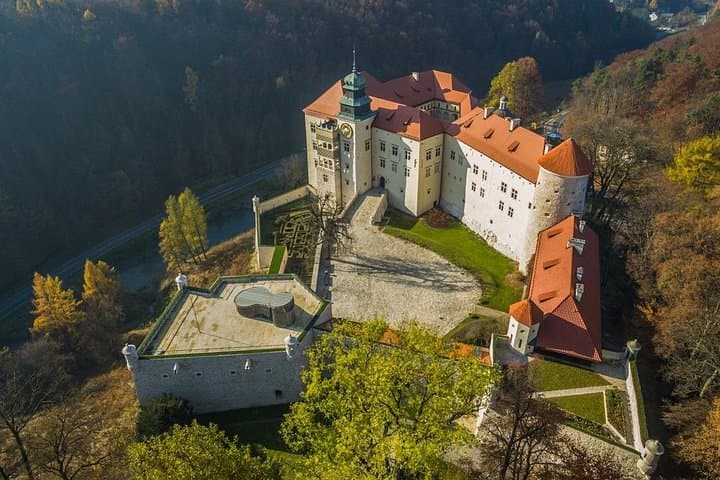 Trail of the Eagles' Nests Day Tour from Krakow — Castles, Jurassic Cliffs & Błędowska Desert photo 3