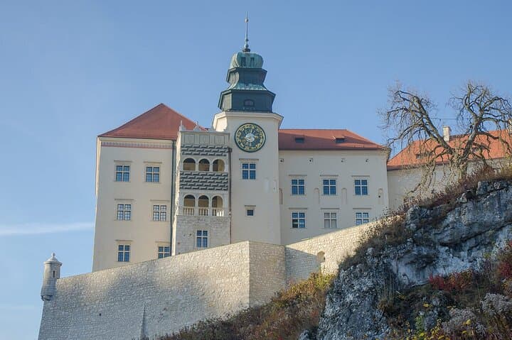 Trail of the Eagles' Nests Day Tour from Krakow — Castles, Jurassic Cliffs & Błędowska Desert photo 4