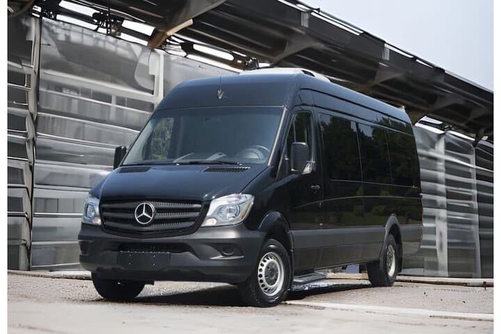 Honolulu Airport Sprinter Van Departure — Private Waikiki to HNL Transfer photo 1