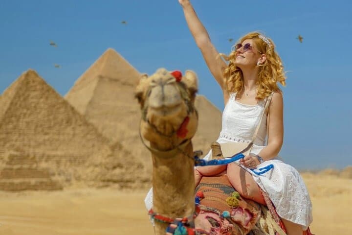 Giza Pyramids Camel Ride: Guided Tour of the Great Pyramids & Sphinx