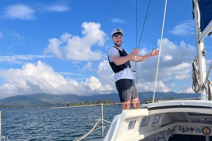 Sail Guatapé: 3-Hour Private Sailing Experience on El Peñol Reservoir photo 2
