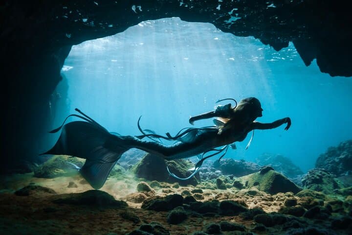 Private Underwater Photoshoot in Makena Bay — Turtle Town Snorkel Session photo 4