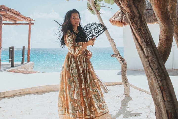 Private Luxury Photoshoot in Cancun at Playa Delfines photo 5