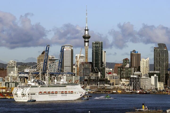 Half-Day Auckland Private Highlights Tour: Mt Eden, Devonport & Harbour Views photo 2