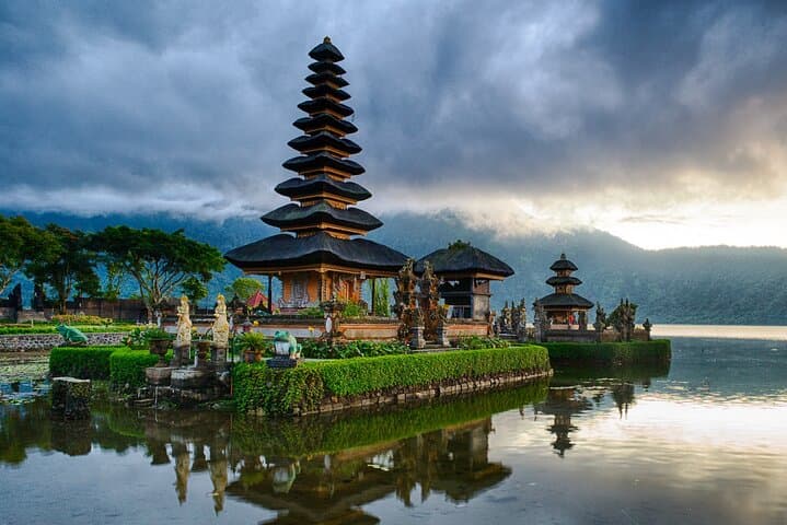 Bali Highland Circuit: Ulun Danu Bedugul, Banyumala Falls & Jatiluwih Rice Terraces