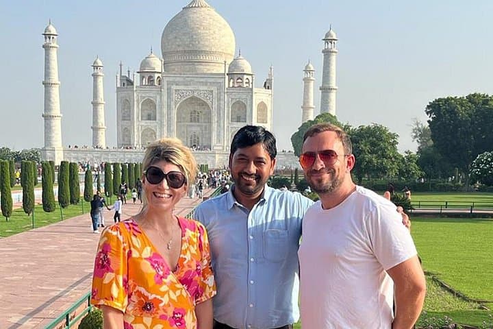 Taj Mahal and Agra Fort Private Day Tour from Delhi — Full-Day Car Excursion photo 3