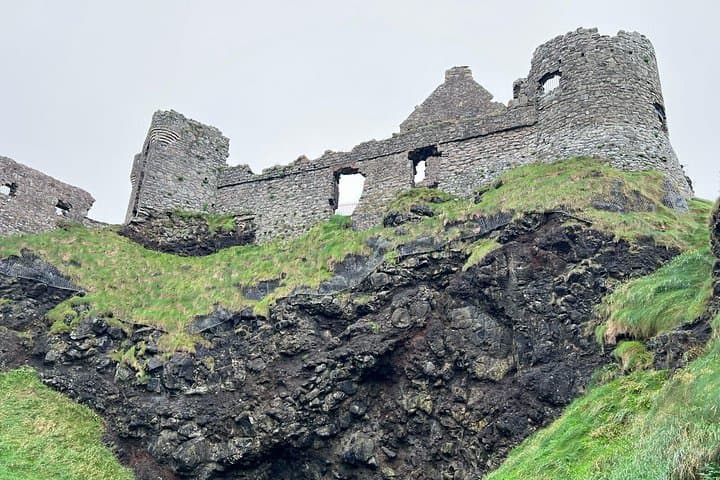 Private 8-Hour Giants Causeway Coastal Tour from Belfast: Dark Hedges, Carrick-a-Rede & Dunluce photo 4