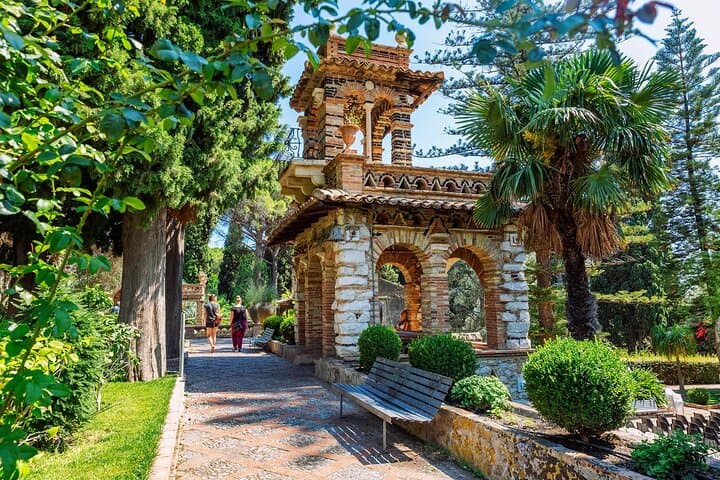 Taormina & Isola Bella: Private Day Excursion from Catania for Cruise Travelers photo 2