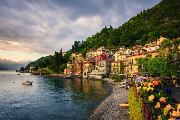 Lake Como Private Photoshoot: Capture Iconic Lakeside Portraits photo 2
