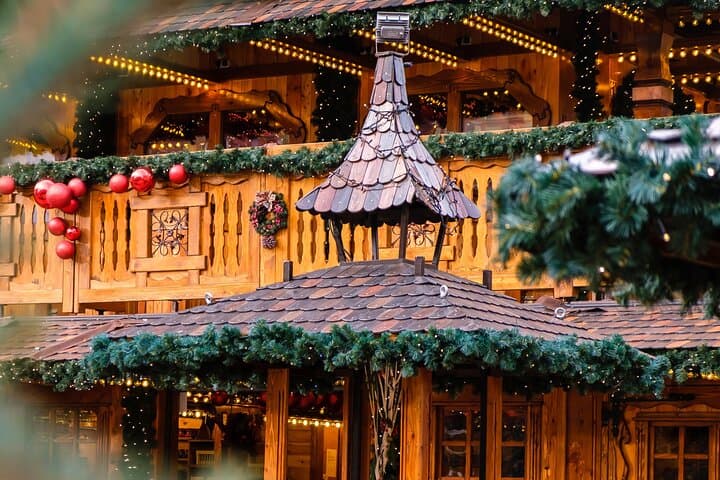 Ithaca Enchanted Yuletide Walk: Private Holiday Stroll Through Commons & Press Bay Alley photo 4