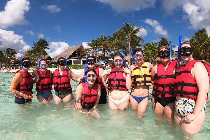 Akumal Turtle Snorkel: Private GoPro Photo Experience photo 2