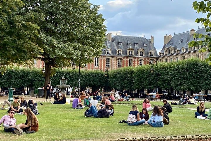 Half-Day Private Paris City Tour: Montmartre, Latin Quarter & Sainte-Chapelle photo 3