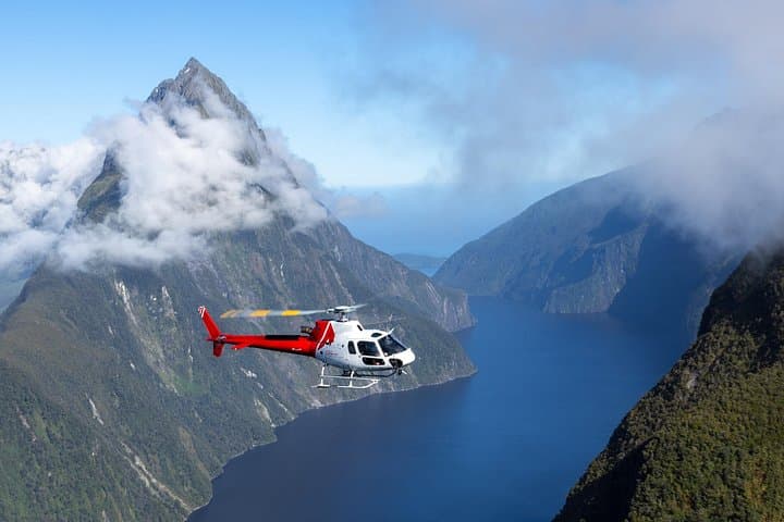 Milford Sound Helicopter Highlights: Glacier Landing from Queenstown