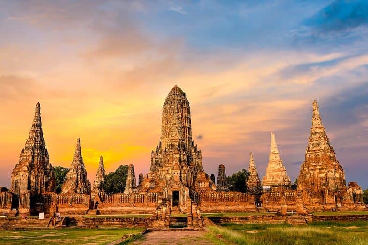 Ayutthaya Sunset Bicycle Tour: Ride to the Temples at Dusk photo 5
