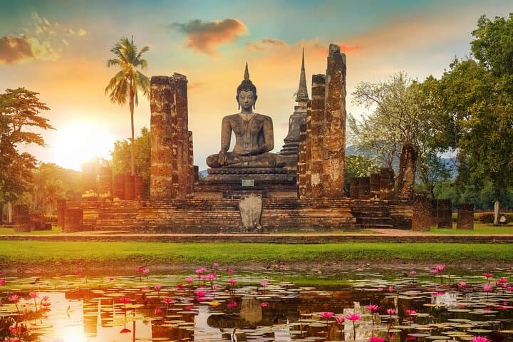Ayutthaya Sunset Bicycle Tour: Ride to the Temples at Dusk photo 3