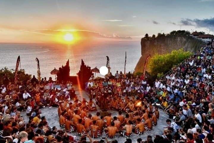 Sunset Kecak Fire Dance at Uluwatu Temple: Cliffside Balinese Performance photo 2
