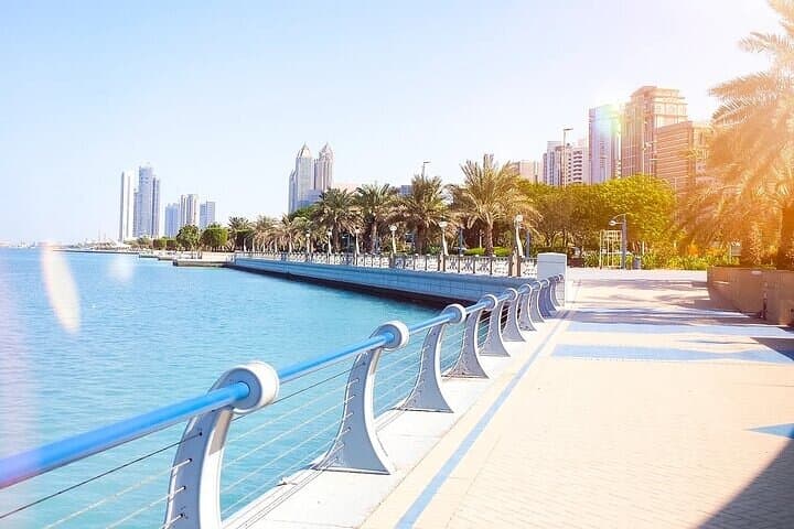 Abu Dhabi 4x4 Shared City Tour — Sheikh Zayed, Corniche & Heritage Village photo 5