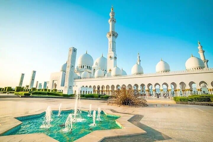 Abu Dhabi 4x4 Shared City Tour — Sheikh Zayed, Corniche & Heritage Village