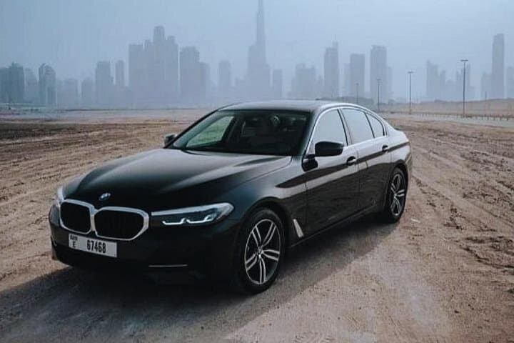 BMW 5 Series Private Airport Transfer to/from Dubai Airport — Luxury DXB Transfers photo 2