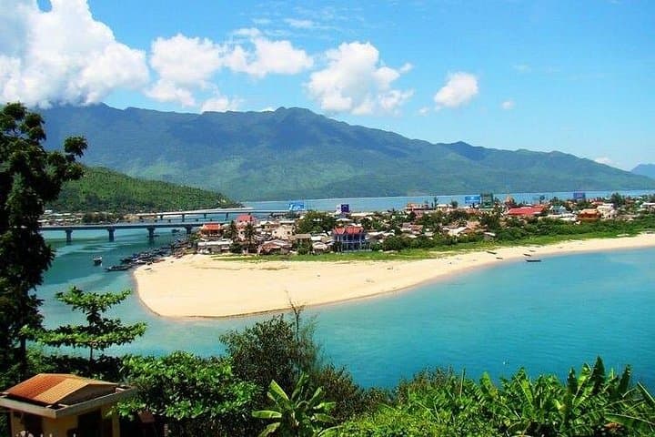 Hue Imperial Day Trip from Da Nang: Lang Co, Khai Dinh & Thien Mu photo 2