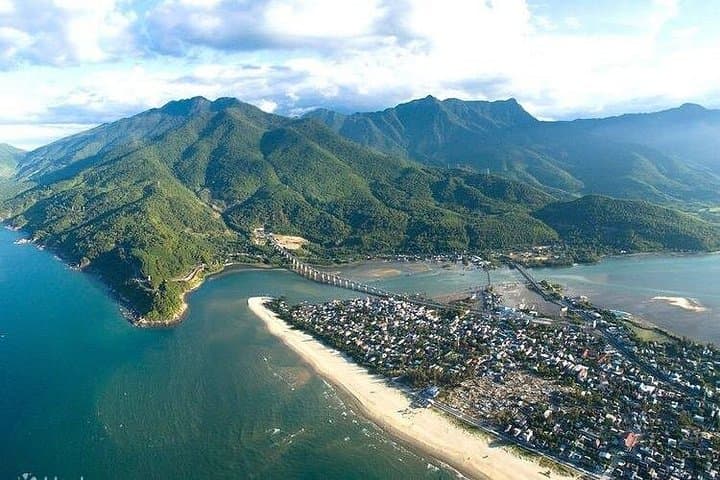 Hue Imperial Day Trip from Da Nang: Lang Co, Khai Dinh & Thien Mu photo 5